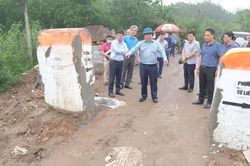Hà Nội xử lý hàng trăm trường hợp vi phạm đê điều