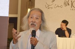 Con trai nhạc sĩ Văn Cao khóc vì 100 năm mới có chương trình lớn về bố