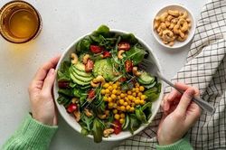 Trào lưu ăn thô thuần chay: Lợi ích và rủi ro