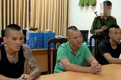 Đòi nợ bằng chiêu tra tấn, dìm con nợ xuống nước
