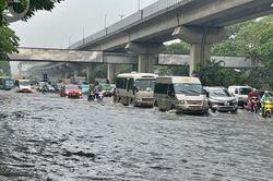 Thời tiết hôm nay: Hà Nội mưa to, đề phòng ngập úng