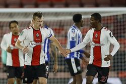 Soi kèo bóng đá hôm nay 4/8: Đại chiến Feyenoord vs PSV