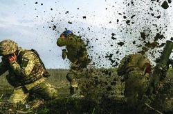 Mỗi mét vuông đất có tới 5 quả mìn, Ukraine hạ thấp kỳ vọng phản công