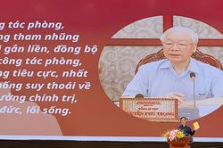 Giới thiệu cuốn sách Tổng Bí thư cho hơn 1.000 cán bộ xã ở Nghệ An
