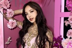 Lisa BlackPink đăng ảnh hậu trường và viết tiếng Việt gửi tới 96,3 triệu fan