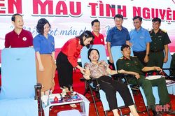Đức Thọ thu về 300 đơn vị máu trong ngày hội hiến máu tình nguyện