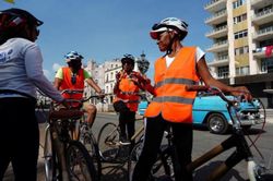 Độc đáo xe đạp làm bằng tre trên đường phố Cuba