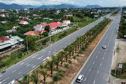 Dự án trồng cây xanh dải phân cách đường Võ Nguyên Giáp: Khẩn trương hoàn thành nghiệm thu trước 30-8