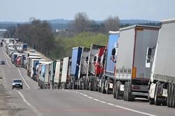 Ba Lan dọa cấm biên nông sản Ukraine