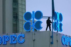OPEC+ tiếp tục siết nguồn cung dù giá dầu chạm đỉnh 4 tháng