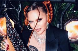 Ca khúc 'Into the Groove' của Madonna: Giải phóng bản thân trên sàn nhảy