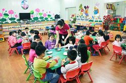 Trẻ mẫu giáo trong tuổi phổ cập giáo dục mầm non được hỗ trợ tiền ăn trưa 360.000 đồng/tháng