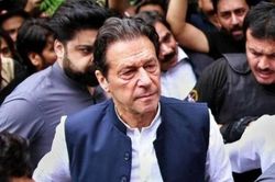 Cựu Thủ tướng Pakistan tiếp tục bị bắt giữ