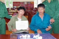 Bắt hai đối tượng mua bán trái phép chất ma túy