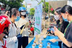 Tiếp nhận hơn 16 tấn sách, giấy qua chương trình 'Đổi sách lấy cây'