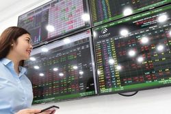 Thị trường chứng khoán tuần qua: Rung lắc có thể còn, VN-Index tiếp tục tích lũy cho động lực tăng
