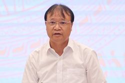 Thứ trưởng Bộ Công Thương: Điều chỉnh giá điện 3 tháng/lần để tránh giật cục