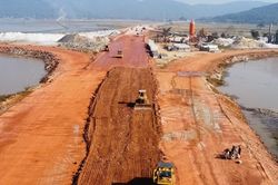 Cao tốc Mai Sơn- quốc lộ 45 lùi thời gian hoàn thành đến 30-6-2024