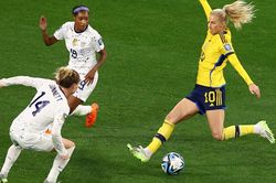 Thụy Điển biến Mỹ thành cựu vô địch World Cup nữ sau loạt 'đấu súng' siêu kịch tính