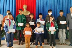 Chăm lo khuyến học, khuyến tài