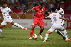 Gustavo lập cú đúp đưa CLB Công an Hà Nội lên ngôi đầu bảng V-League 2023