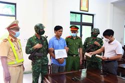 Bắt quả tang người đàn ông vận chuyển ma túy qua biên giới ở Hà Tĩnh
