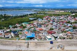 Kè biển gãy sụp trước mùa mưa bão: Hơn 1.000 hộ dân sống bất an