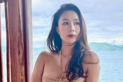 Hồng Diễm hiếm hoi đăng ảnh khoe thân