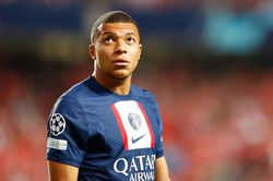 Sếp lớn PSG đuổi Mbappe xuống tập với đội trẻ