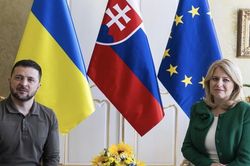 Slovakia cho phép công dân gia nhập quân đội Ukraine, Nga nói đạt bước tiến mới
