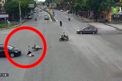 Cảnh báo khi vượt đèn đỏ không quan sát tại ngã tư