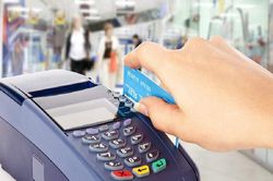 Thẻ ATM có quẹt thanh toán được không?