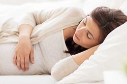 Cách cải thiện giấc ngủ cho mẹ bầu