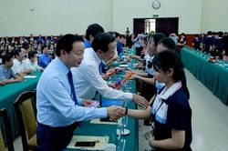Lắng nghe tiếng nói của trẻ em như những người bạn