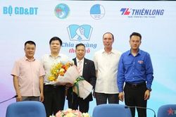 Khởi động chương trình 'Chia sẻ cùng thầy cô' năm 2023