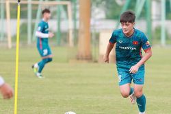 HLV Hoàng Anh Tuấn ra mắt U23 Việt Nam