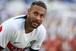 Tin nóng bóng đá sáng 8/8: MU bất ngờ mua trung vệ Barca, Neymar công khai đòi rời PSG