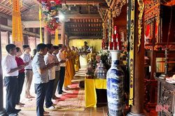 Lễ húy kỵ Hoàng Thái hậu Trần Thị Ngọc Hào ở Đức Thọ