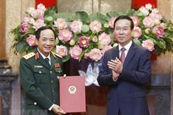 Chủ tịch nước trao QĐ thăng quân hàm cho đồng chí Trịnh Văn Quyết