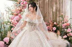 Á hậu Phương Nhi diện váy cưới, chuẩn bị lên xe hoa?