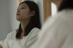 Bán hết nhà cửa về sống với mẹ già, tôi nhận ra cay đắng