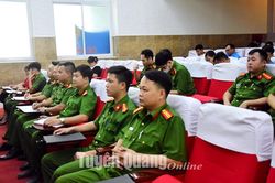 Trên 200 cán bộ được hướng dẫn triển khai thực hiện 2 nhóm dịch vụ công liên thông