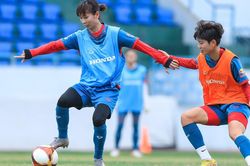 Lank chưa làm việc với CLB TPHCM để chiêu mộ Thùy Trang