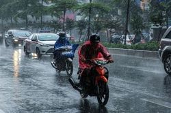Thời tiết hôm nay Bắc Bộ tiếp tục mưa dông, Nam Bộ chiều tối có mưa