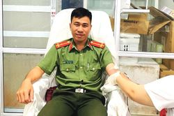Bí thư Đoàn công an huyện Mường Khương hiến máu cứu thai phụ