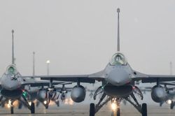 Cộng hòa Séc chuyển giao thiết bị mô phỏng máy bay F-16 cho Ukraine