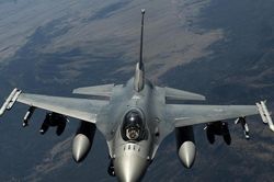 Mỹ 'bật đèn xanh' việc huấn luyện phi công Ukraine lái máy bay chiến đấu F-16