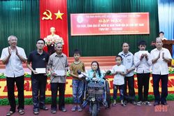 Tọa đàm, tặng quà nhân kỷ niệm 62 năm 'Thảm họa da cam Việt Nam'