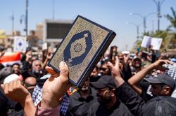 Đan Mạch gia hạn việc kiểm soát biên giới sau các vụ đốt kinh Koran