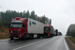 Belarus ký dự thảo thỏa thuận liên chính phủ với Nga về vận tải đường bộ quốc tế